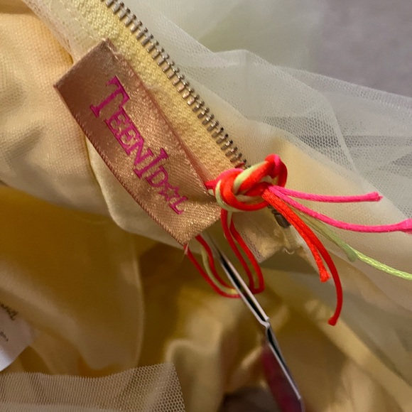 **SOLD** NWT Teen Idol Yellow Tulle Dress SM - Picture 3 of 14